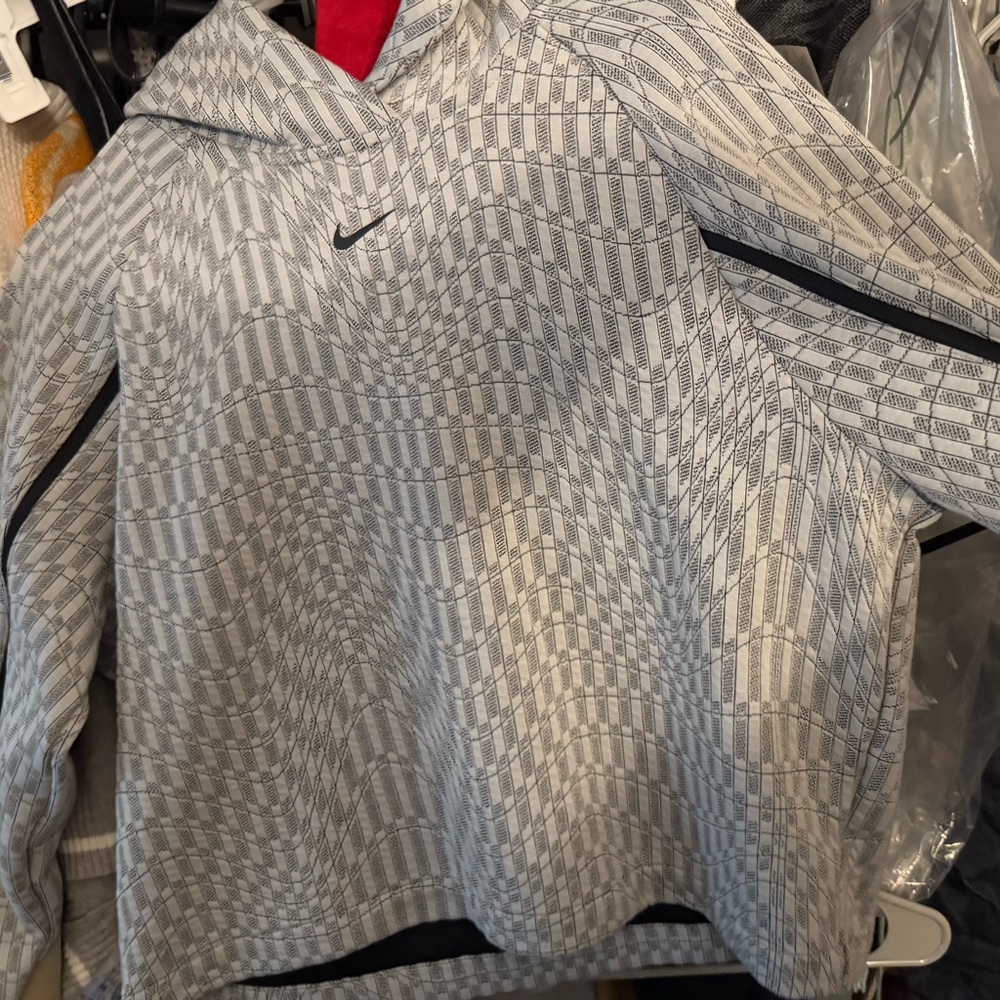 Nike Cropped Sweater